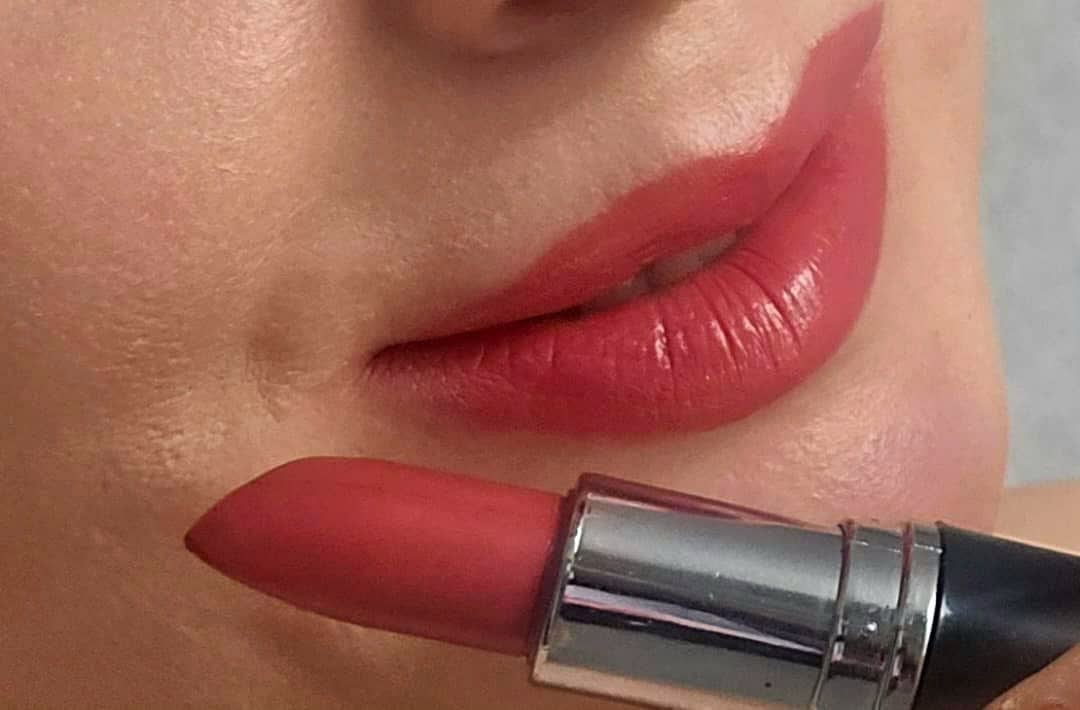 رژ لب صورتی گلبهی کد 108